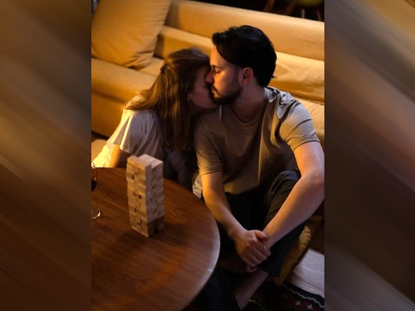 How To Impress A Girl: अपनी फैमली का ध्यान और जिम्मेदारी उठाने वाले लड़के-