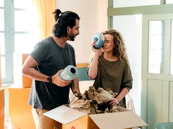 Relationship Tips: एक साथ घर शिफ्ट करना-