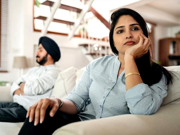Relationship Tips: अपने आप को कंट्रोल करके उसकी बात को सुनें