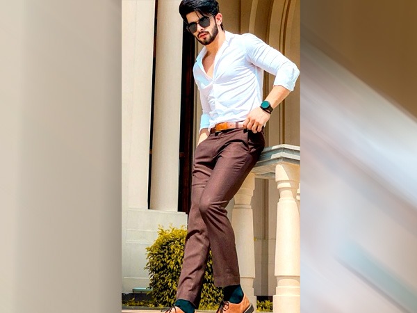 Men's Shirt Styling Tips: शर्ट पर कितना पैसा खर्च करें-