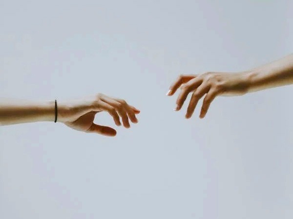 Relationship Tips: अपने पार्टनर का मोबाइल फोन क्या चेक कर सकते है?