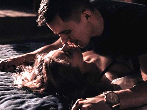 Marriage Tips: जबरदस्ती रिलेशनशिप बनाना