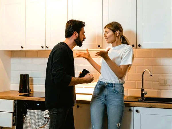 Marriage Advice: पार्टनर कच्चे कान वाला हो 