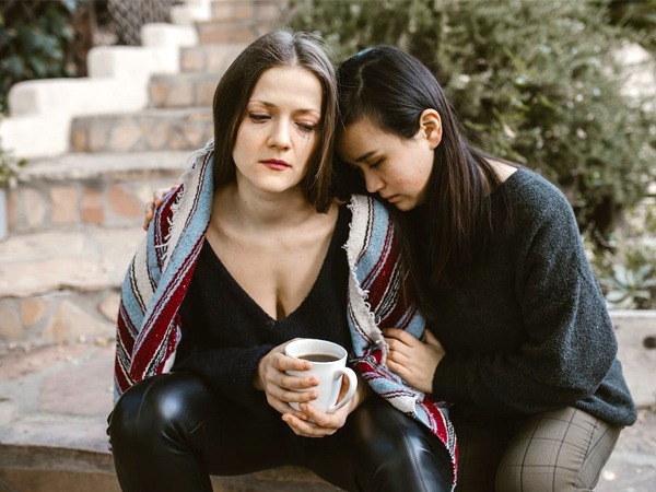 प्यार में मिले रिजेक्शन का दर्द इन तरीकों से भुलाएं- सैड सॉन्ग सुनना बंद करें