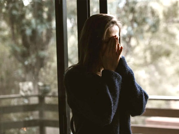 प्यार में मिले रिजेक्शन का दर्द इन तरीकों से भुलाएं- निगेटिविटी के दलदल में ना फंसे