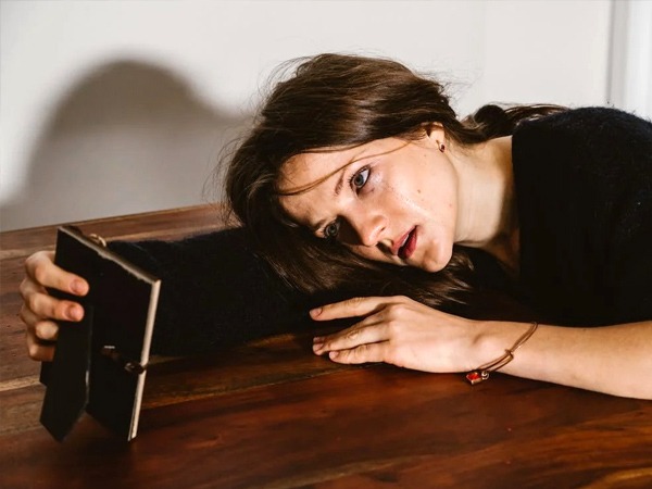 प्यार में मिले रिजेक्शन का दर्द इन तरीकों से भुलाएं- वक्त का मरहम 