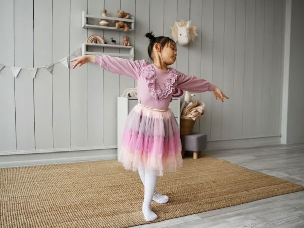 3. डांसिंग