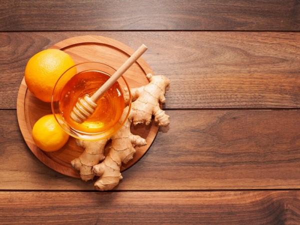 3. संतरे और अदरक का डिटॉक्स ड्रिंक