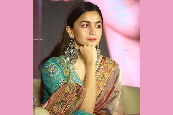 Alia Bhatt Indian Outfit Look Alia Bhatt Indian Outfit Look