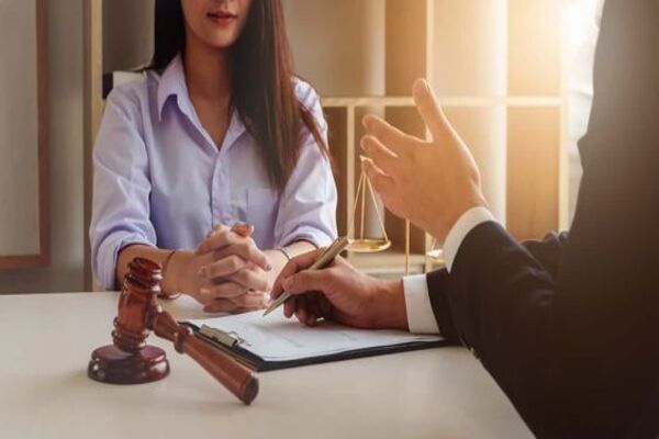 Women’s Day 2023: फ्री लीगल एड का अधिकार Women’s Day 2023: फ्री लीगल एड का अधिकार