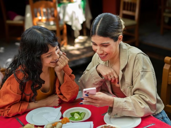 3. डिनर डेट का बनाएं प्लान