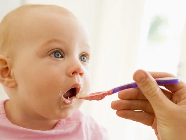 Bottle Gourd (Lauki) For Babies – When to Introduce, Benefits, Precautions and Recipies in Hindi 