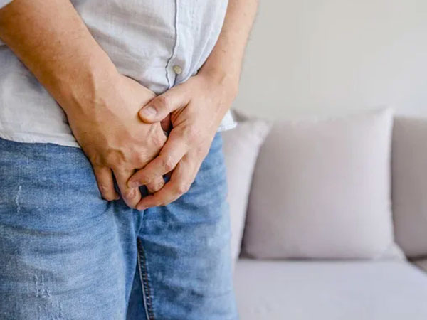 Urine Infection In Men: symptoms, cause, and home remedies in hindi