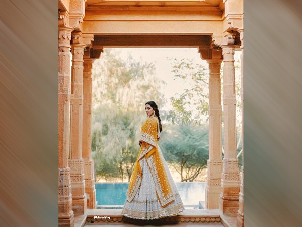 Holi 2023 Outfits Ideas: कियारा आडवानी का चिकनकारी आउटफिट 