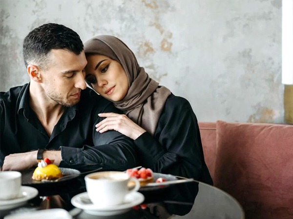 Relationship Tips: पत्नी को प्यार और सहारा देना