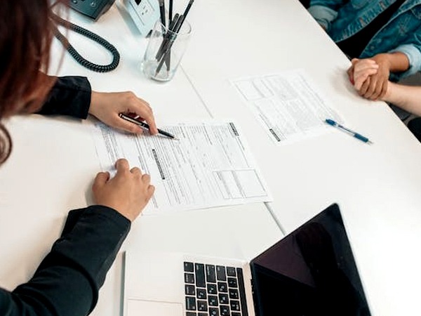 Financial Planning: ज्वाइंट अकाउंट खुलवाएं