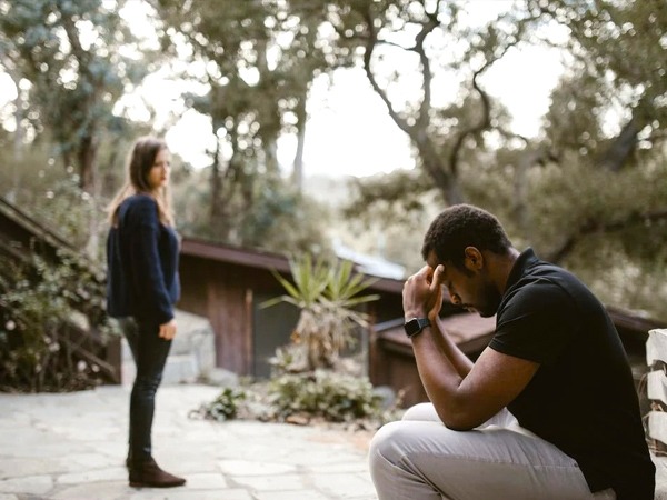 Relationship Tips: वो इशारे जो बताते हैं कि पत्नी अब तलाक लेना चाहती है 