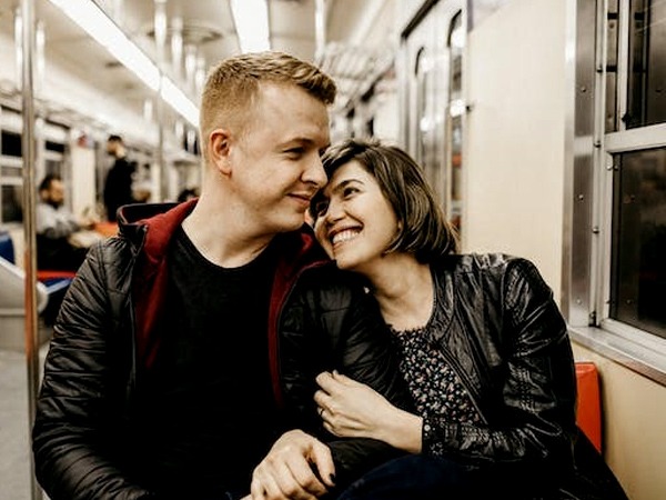 Relationship Tips: लाइफ पार्टनर के साथ बॉन्डिंग बनाने की कोशिश 