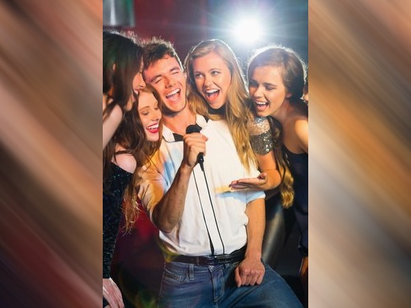 Happy Holi: कराओके प्रोग्राम