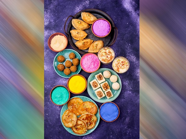 Happy Holi: घर पर बुलाकर डिनर की प्लानिंग