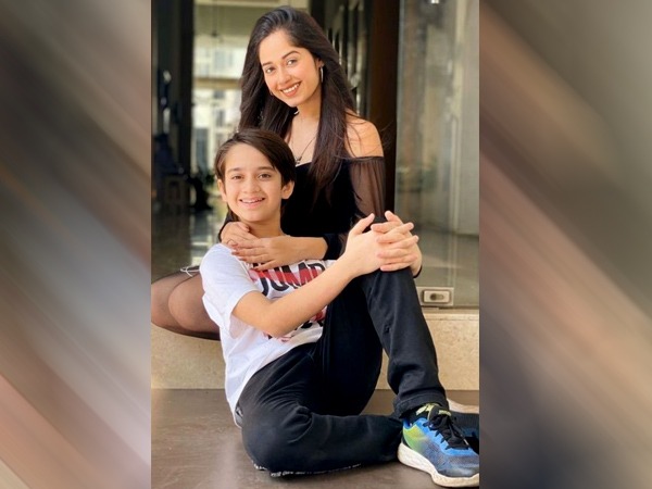 Brother Sister Relation: उनके अंदर आ रहे बदलावों के बारें में बात करें