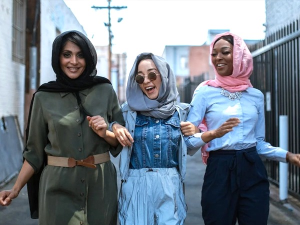 अपने दोस्तों से बात करें