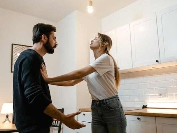 वैवाहिक जीवन की इन परेशानियों में लें माता-पिता से सलाह 