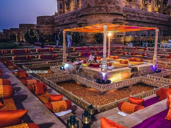 Destination Wedding: डेस्टिनेशन वेडिंग प्लान करने के टिप्स