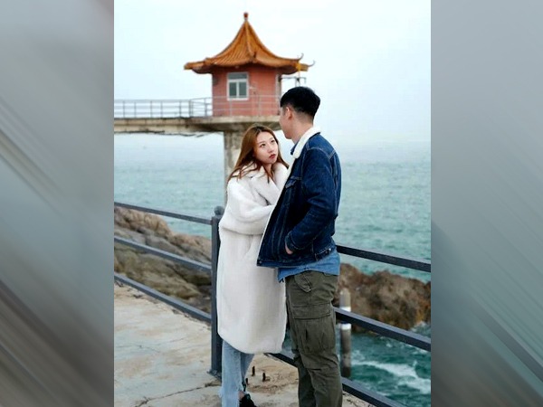 Relationship Tips: आई कांटेक्ट है जरूरी