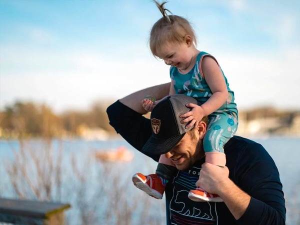 Fatherhood Facts: बच्चे के लिए सेविंग करना शुरू कर देता है