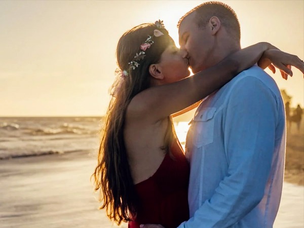 how to kiss your boyfriend