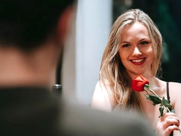 womans body gestures