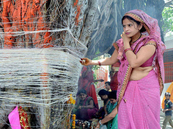 Vat Savitri Vrat Upay: Remedies For Happy Married Life and Husbands Long Life