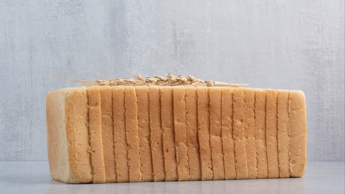 Why top and bottom slices of bread are different and can we eat them Why top and bottom slices of bread are different and can we eat them