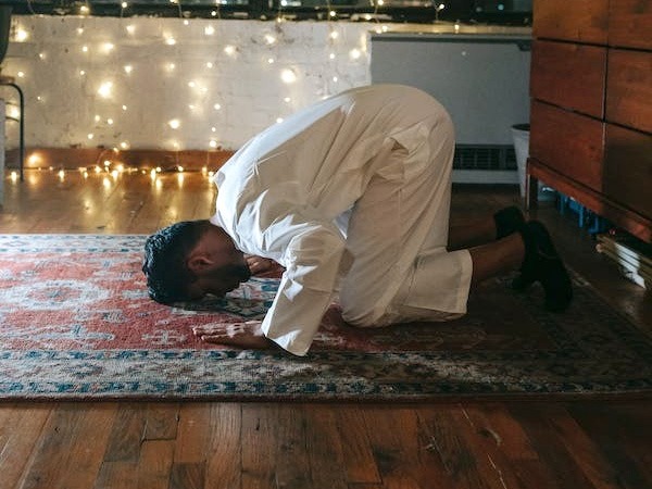 Muslims pray, salah, fajr