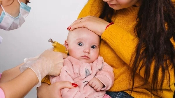 what-is-the-right-time-to-pierce-baby-s-ears