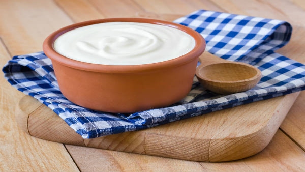 Milk vs. Curd: Which is a healthier dairy product?