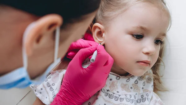 what-is-the-right-time-to-pierce-baby-s-ears