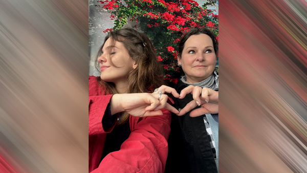  mother- daughter relationship,