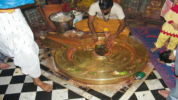 Sawan: Benefits of Visiting 12 Jyotirlinga in shravan month