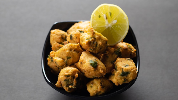 Monsoon Snacks Recipe: Madhuri Dixit and Dr. Ram Nene shows how to make healthy Onion Bhajiya
