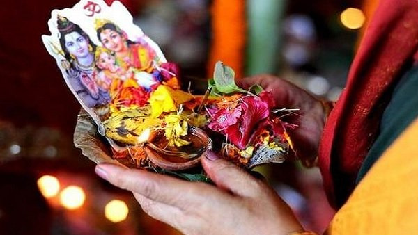 Hariyali Teej Par Kya Daan Kare: Married Women Should Donate these things on Hariyali Teej