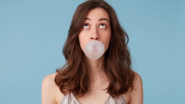 chewing gum help reduce face fat?