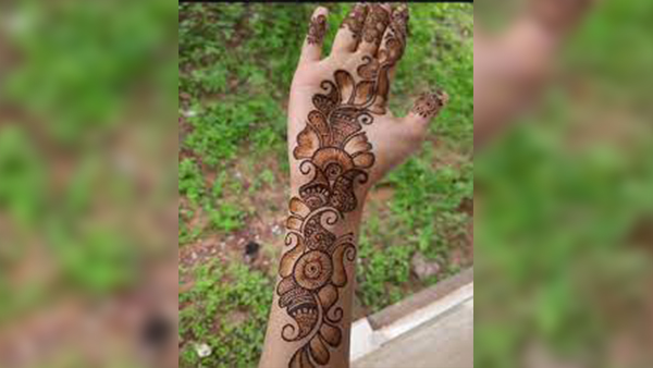  7 Stunning Mehendi Designs for Festive Season