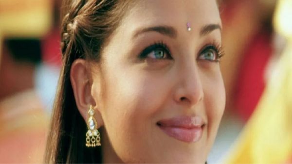 latest and tendy bindi design for karwa chauth :