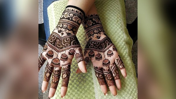 Karwa Chauth 2023: 7 Latest And Trending Floral and Arabic Mehendi Designs For Karva chauth 