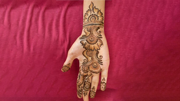 Arabic Mehndi Design For Karwa Chauth For Unmarried Girls