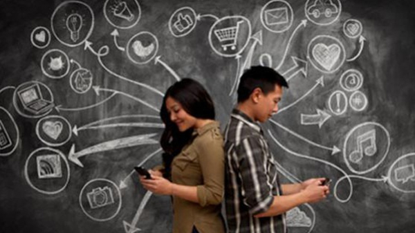 How Does Social Media Affect Relationships: