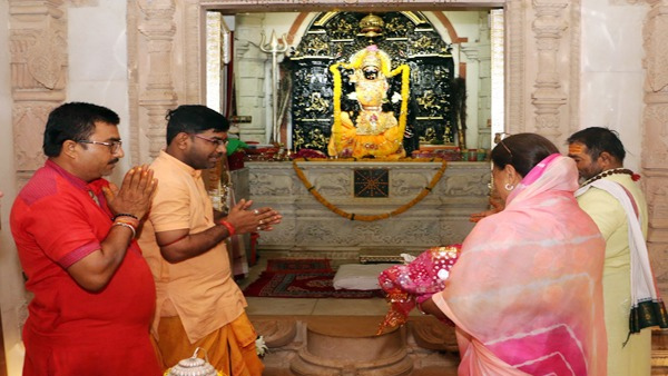 Why Maa Tripura Sundari Temple is Famous During Rajasthan Election: चुनाव जीतने के ल‍िए सीएम गहलोत ही नहीं बल्कि पूर्व सीएम वसुंधरा राजे के अलावा भी कई 