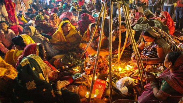 Chhath Puja Songs: Pawan Singh to anuradha paudwal Famous Chhathi Mayi Songs List